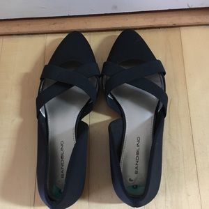 Bandolino size 8 black flats